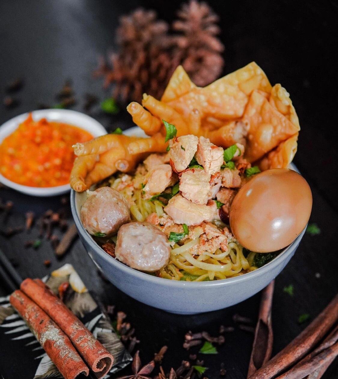 Mie Ayam Pangsit Istimewah  --- 26,000